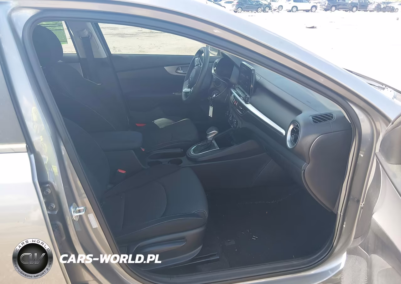 2022 Kia Forte Lxs VIN:3KPF24AD1NE428848 - 5