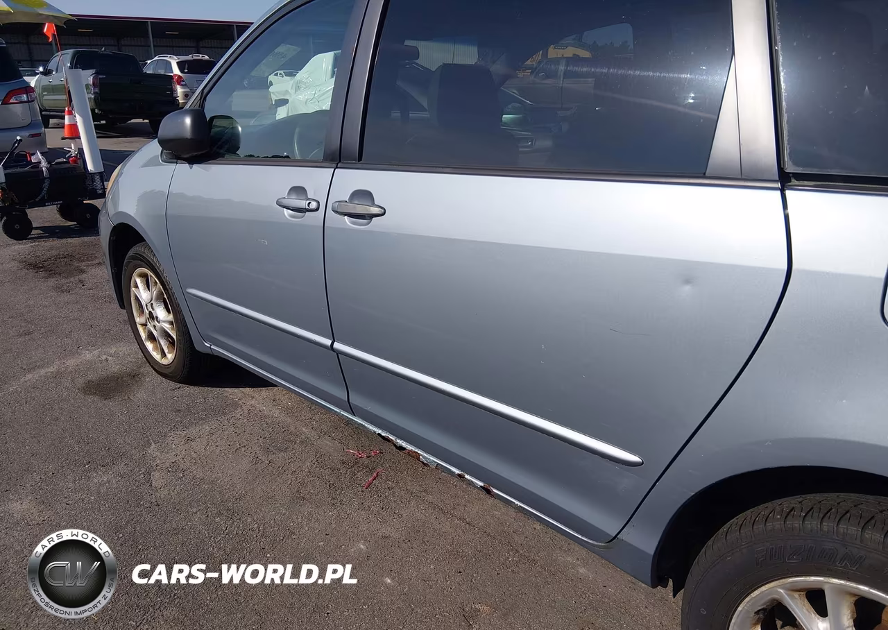 2004 Toyota Sienna Le VIN:5TDBA23CX4S015115 - 6