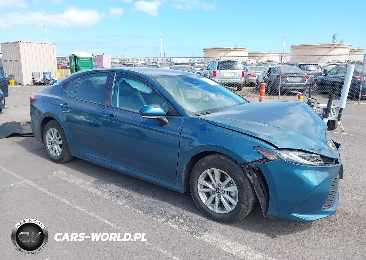2026 Toyota Camry Le VIN:4T1DAACK5TU266365 - 1