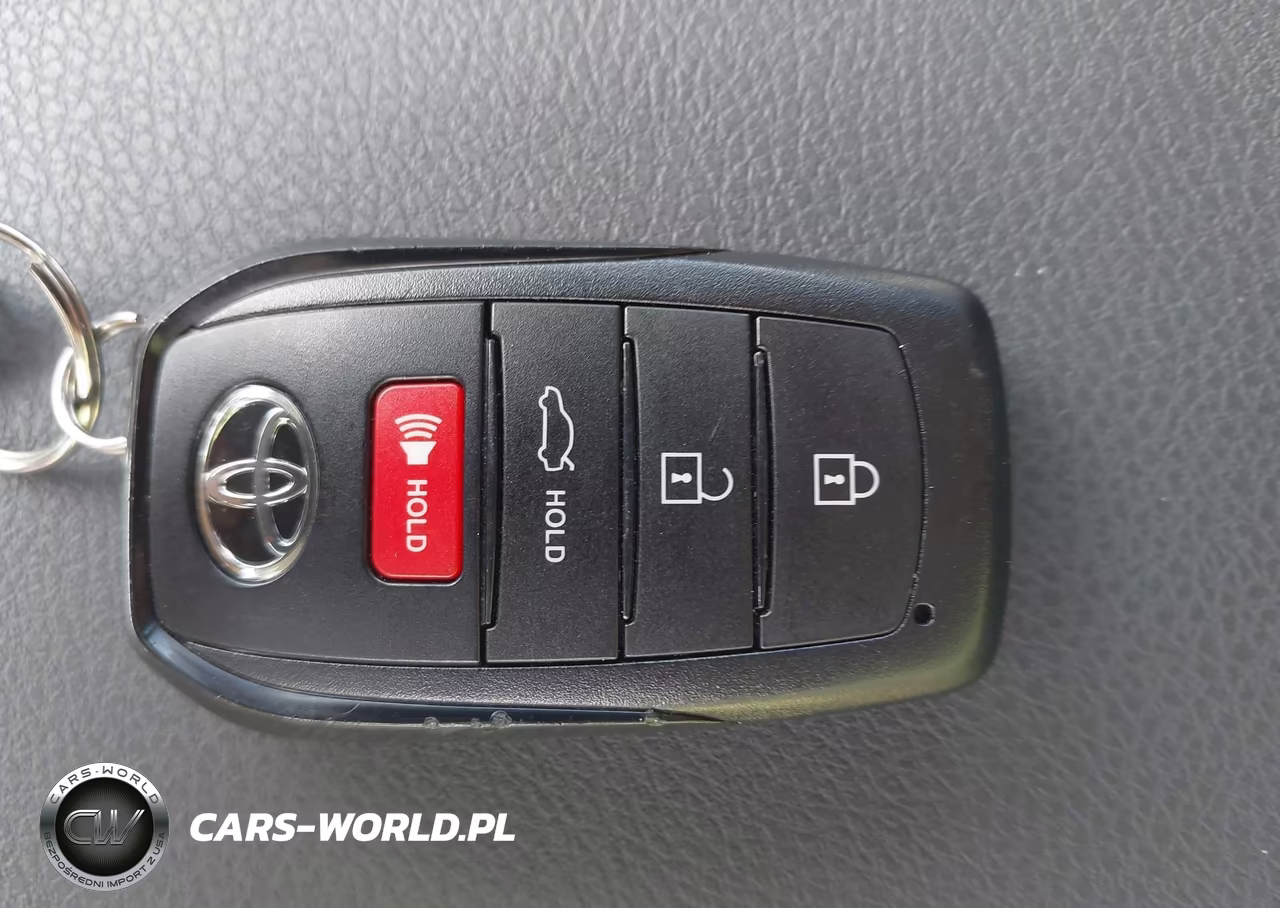 2026 Toyota Camry Le VIN:4T1DAACK5TU266365 - 11