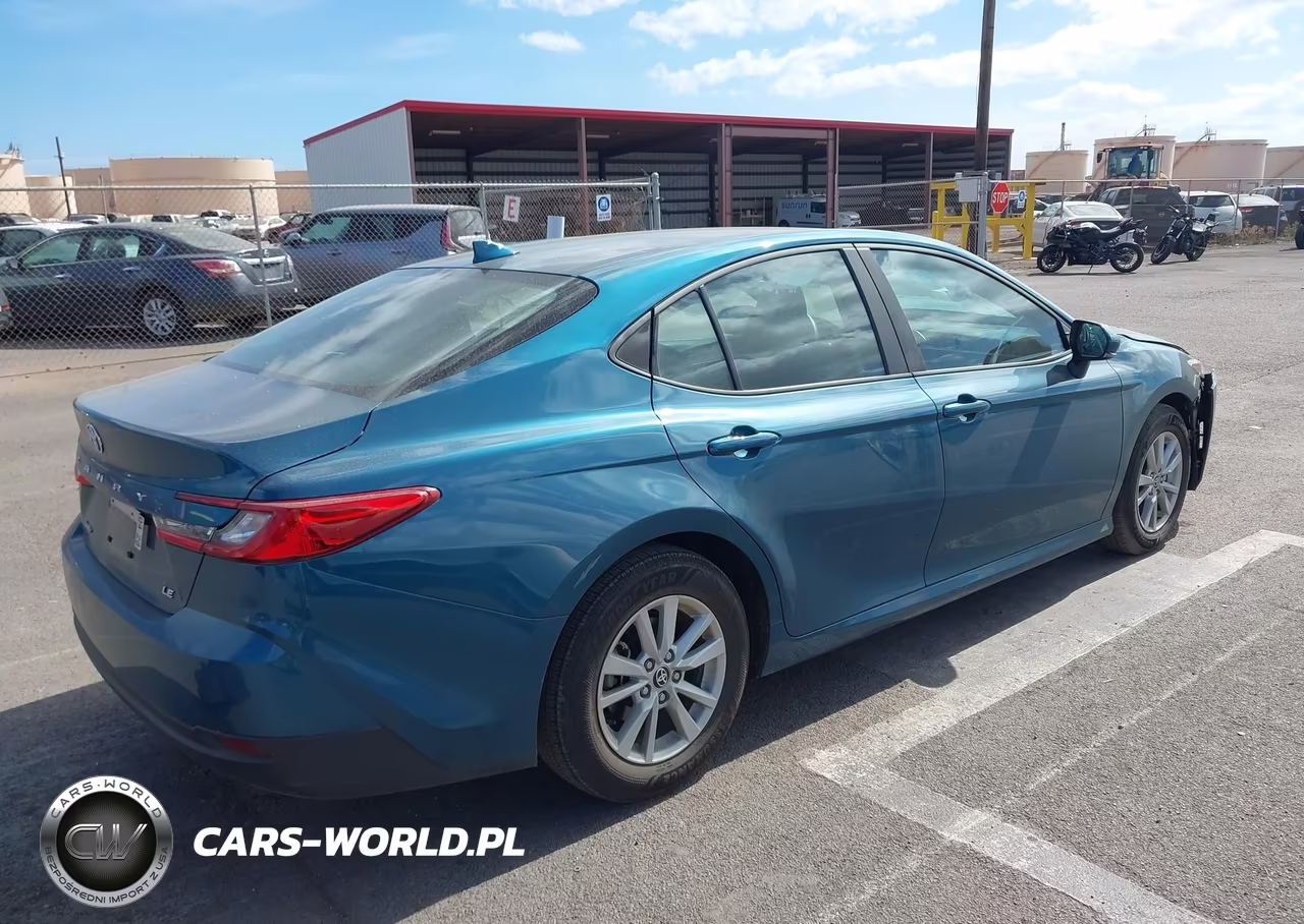 2026 Toyota Camry Le VIN:4T1DAACK5TU266365 - 4