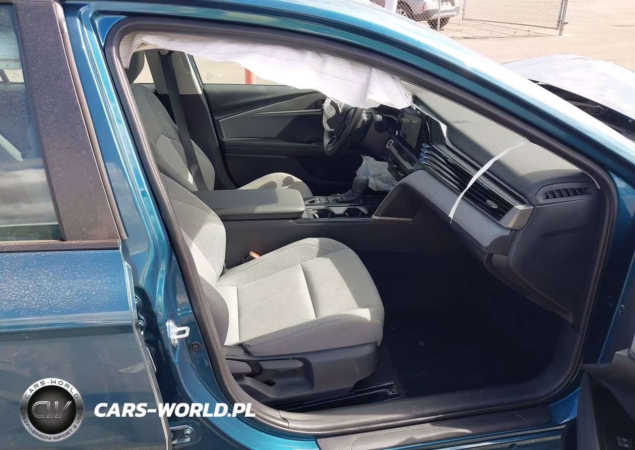 2026 Toyota Camry Le VIN:4T1DAACK5TU266365 - 5