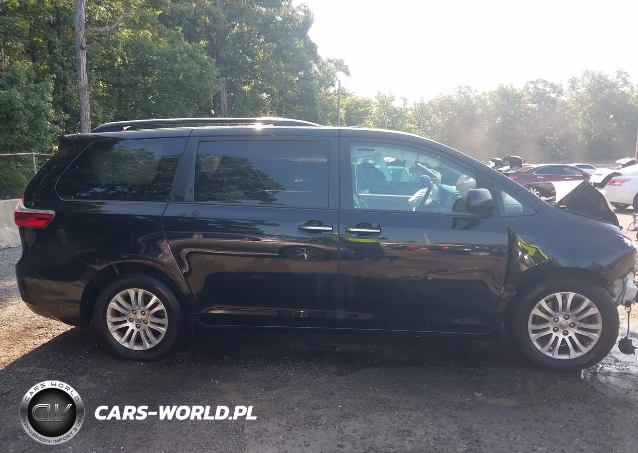 2017 Toyota Sienna Xle 8 Passenger VIN:5TDYZ3DC5HS813809 - 13