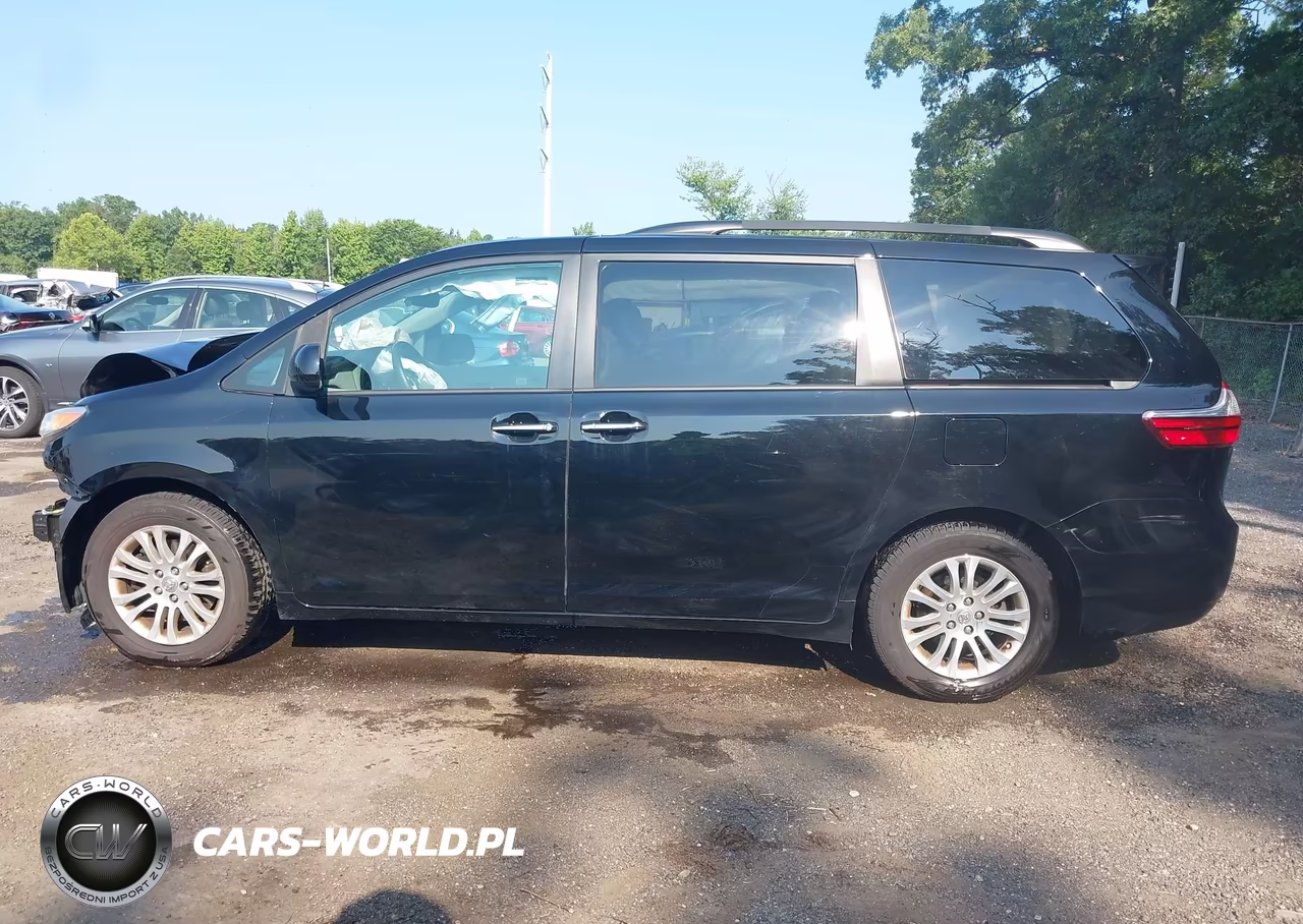 2017 Toyota Sienna Xle 8 Passenger VIN:5TDYZ3DC5HS813809 - 14