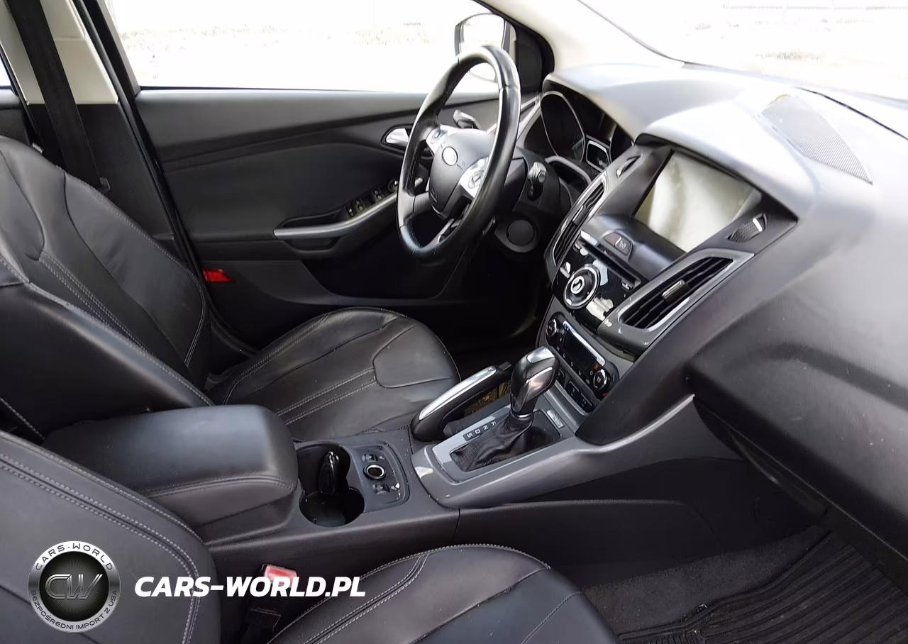 2012 Ford Focus Titanium VIN:1FAHP3N26CL160662 - 5