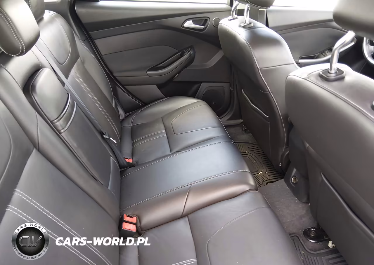 2012 Ford Focus Titanium VIN:1FAHP3N26CL160662 - 8
