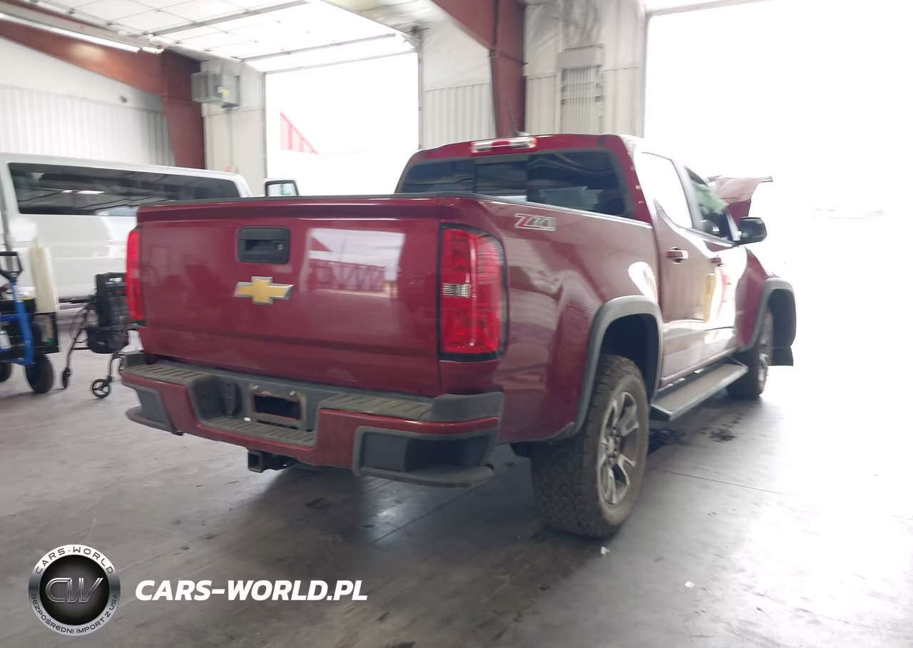 2018 Chevrolet Colorado Z71 VIN:1GCGTDENXJ1126282 - 4