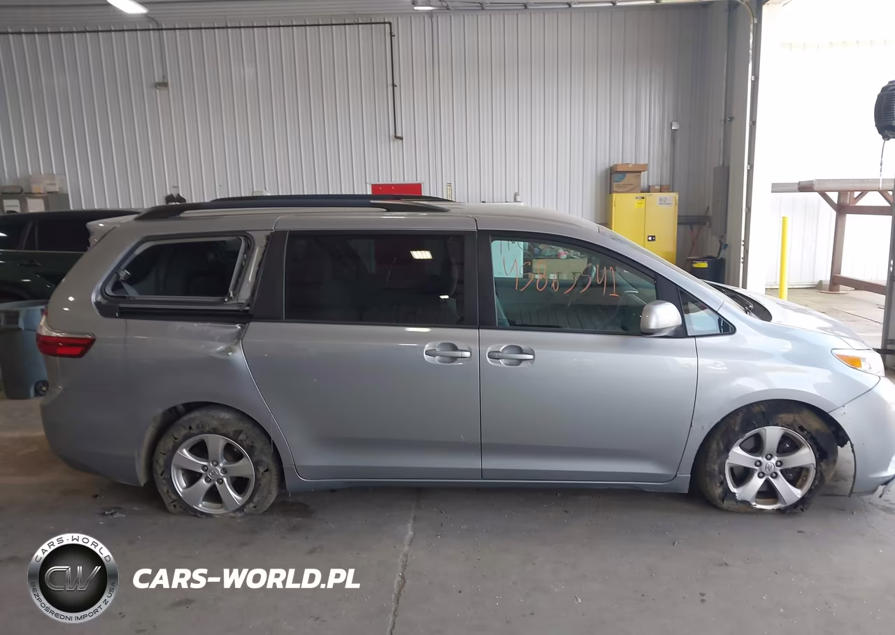 2015 Toyota Sienna Le 8 Passenger VIN:5TDKK3DC9FS597468 - 13