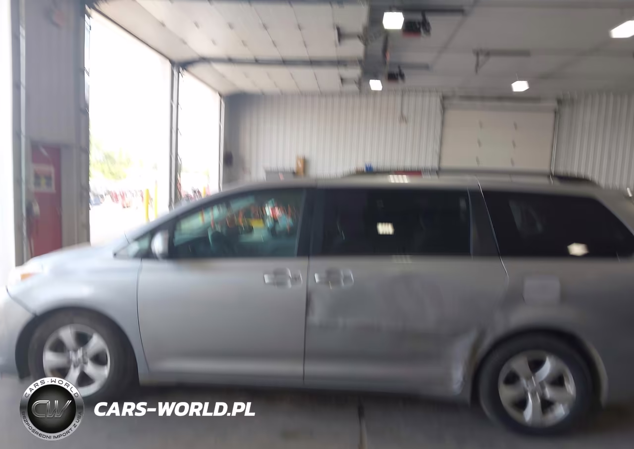 2015 Toyota Sienna Le 8 Passenger VIN:5TDKK3DC9FS597468 - 14