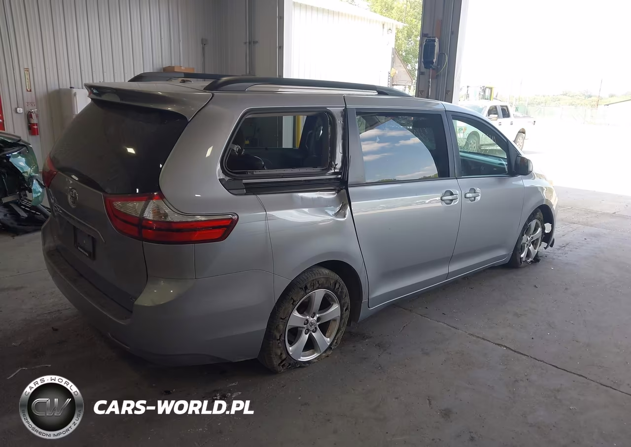 2015 Toyota Sienna Le 8 Passenger VIN:5TDKK3DC9FS597468 - 4