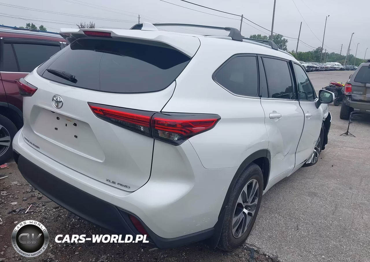 2022 Toyota Highlander Xle VIN:5TDGZRBH7NS243918 - 4