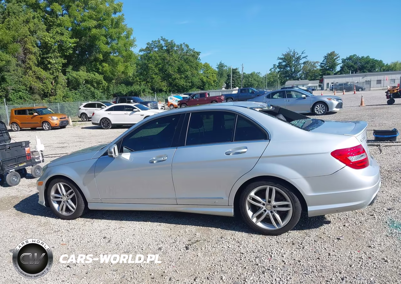 2014 Mercedes-Benz C 300 Sport 4Matic VIN:WDDGF8AB6ER313767 - 14
