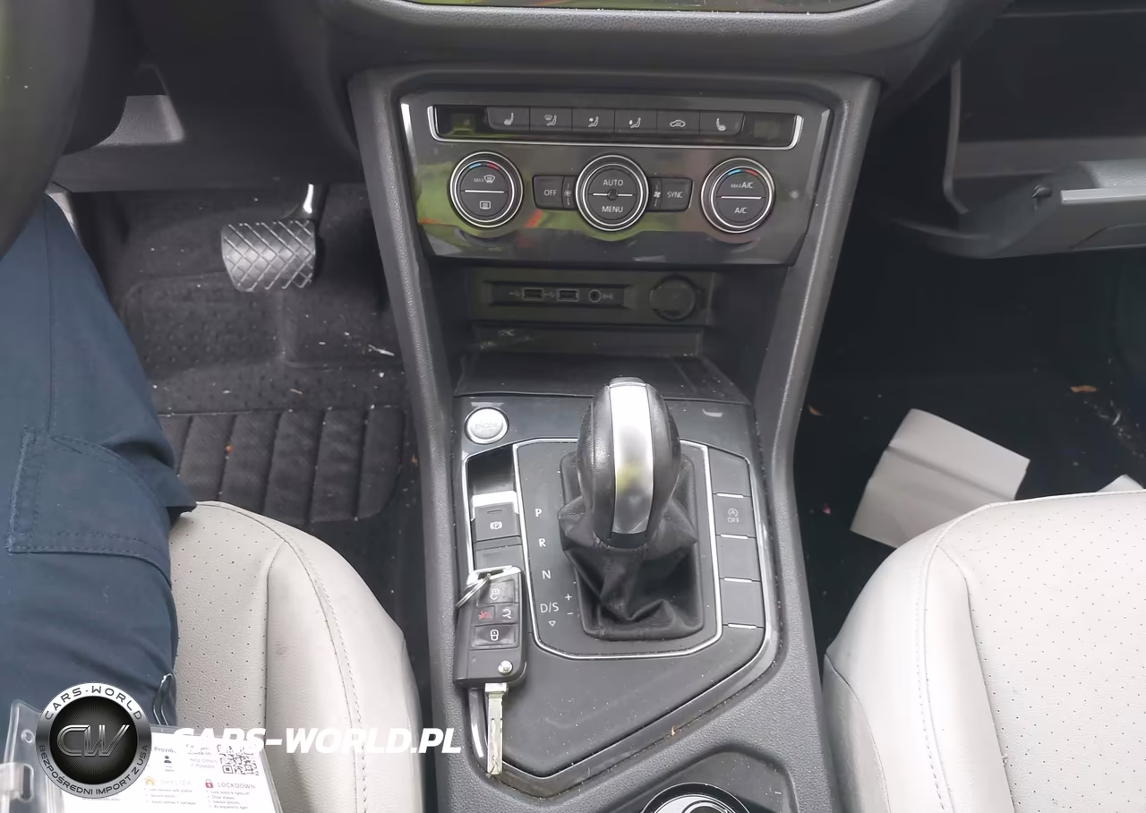 2020 Volkswagen Tiguan 2.0T Se-2.0T Se R-Line Black-2.0T Sel VIN:3VV3B7AX2LM119182 - 11