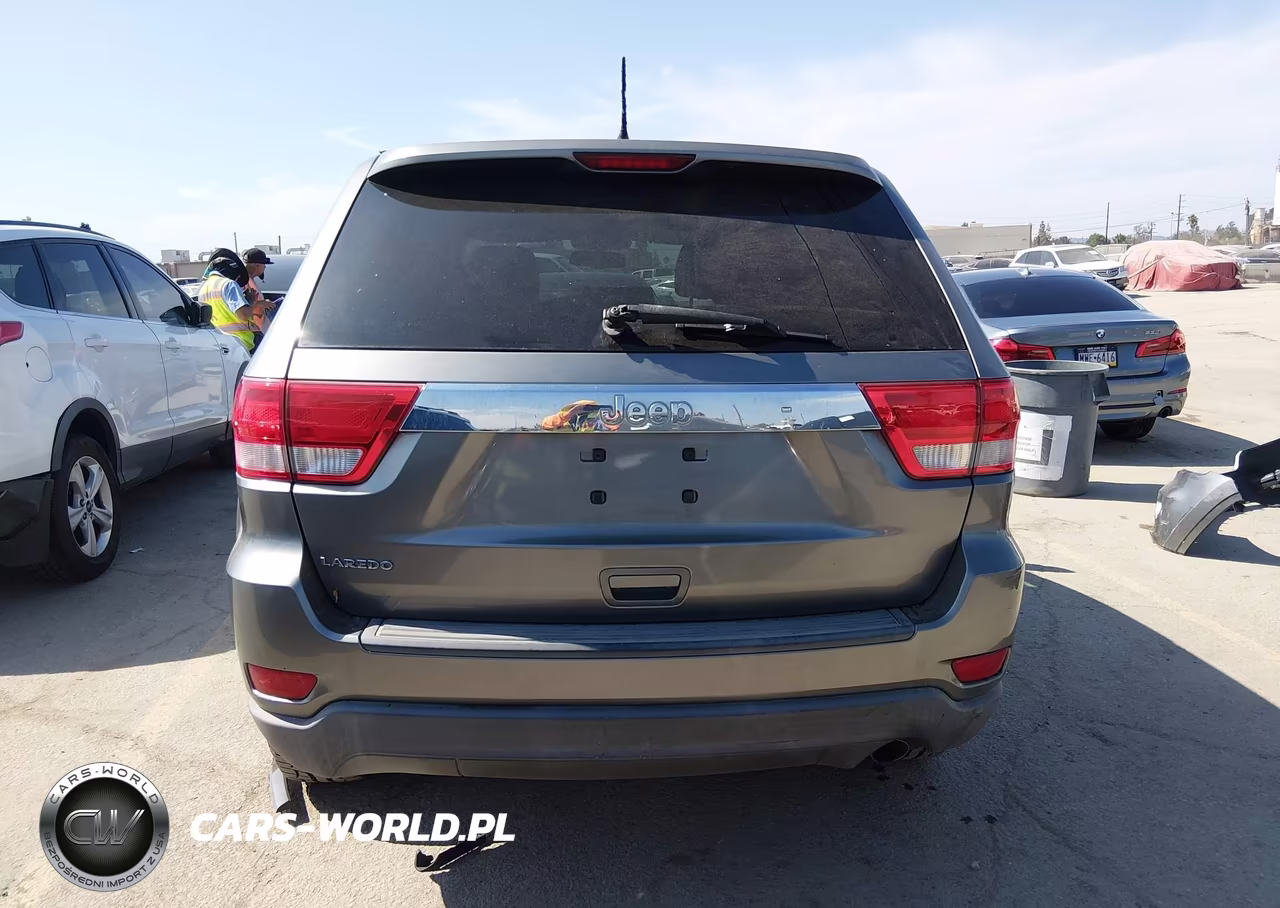 2013 Jeep Grand Cherokee Laredo VIN:1C4RJEAG9DC612649 - 17