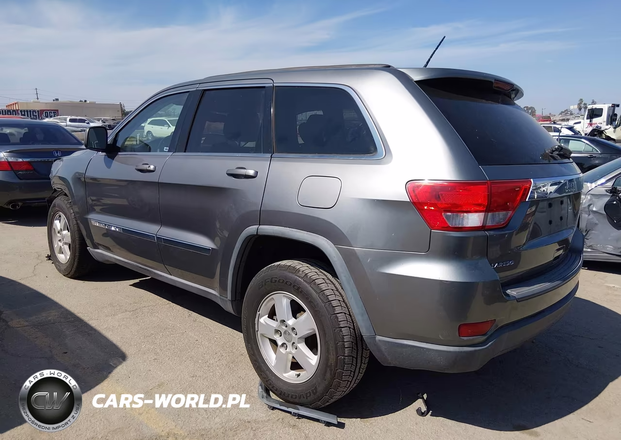 2013 Jeep Grand Cherokee Laredo VIN:1C4RJEAG9DC612649 - 3