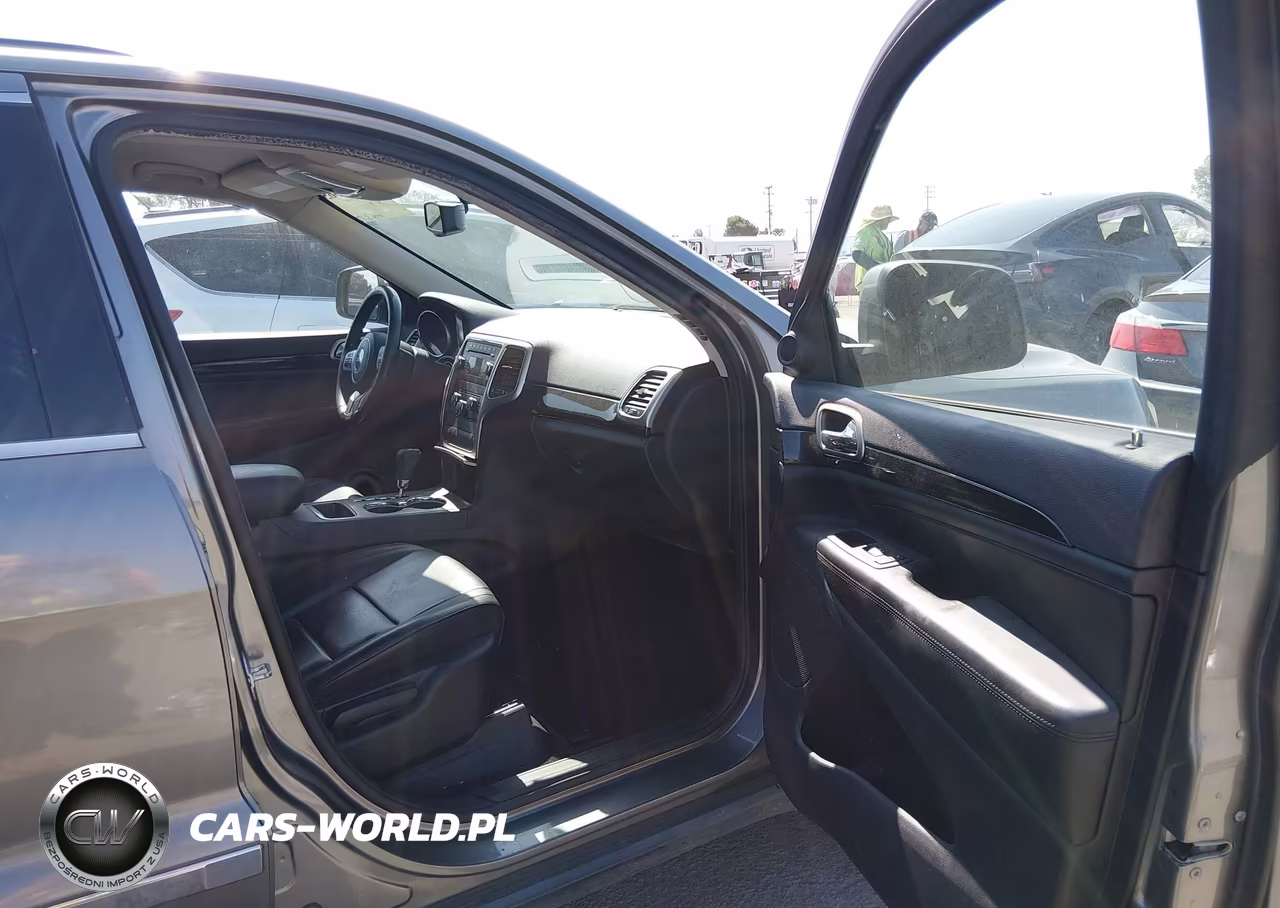 2013 Jeep Grand Cherokee Laredo VIN:1C4RJEAG9DC612649 - 5