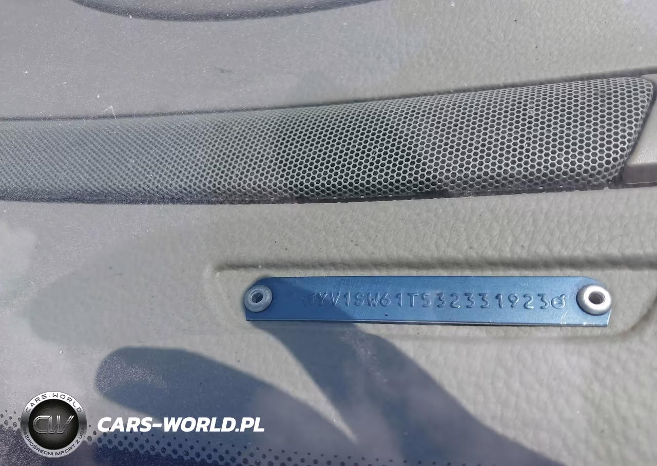 2003 Volvo V70 2.4L VIN:YV1SW61T532331923 - 9