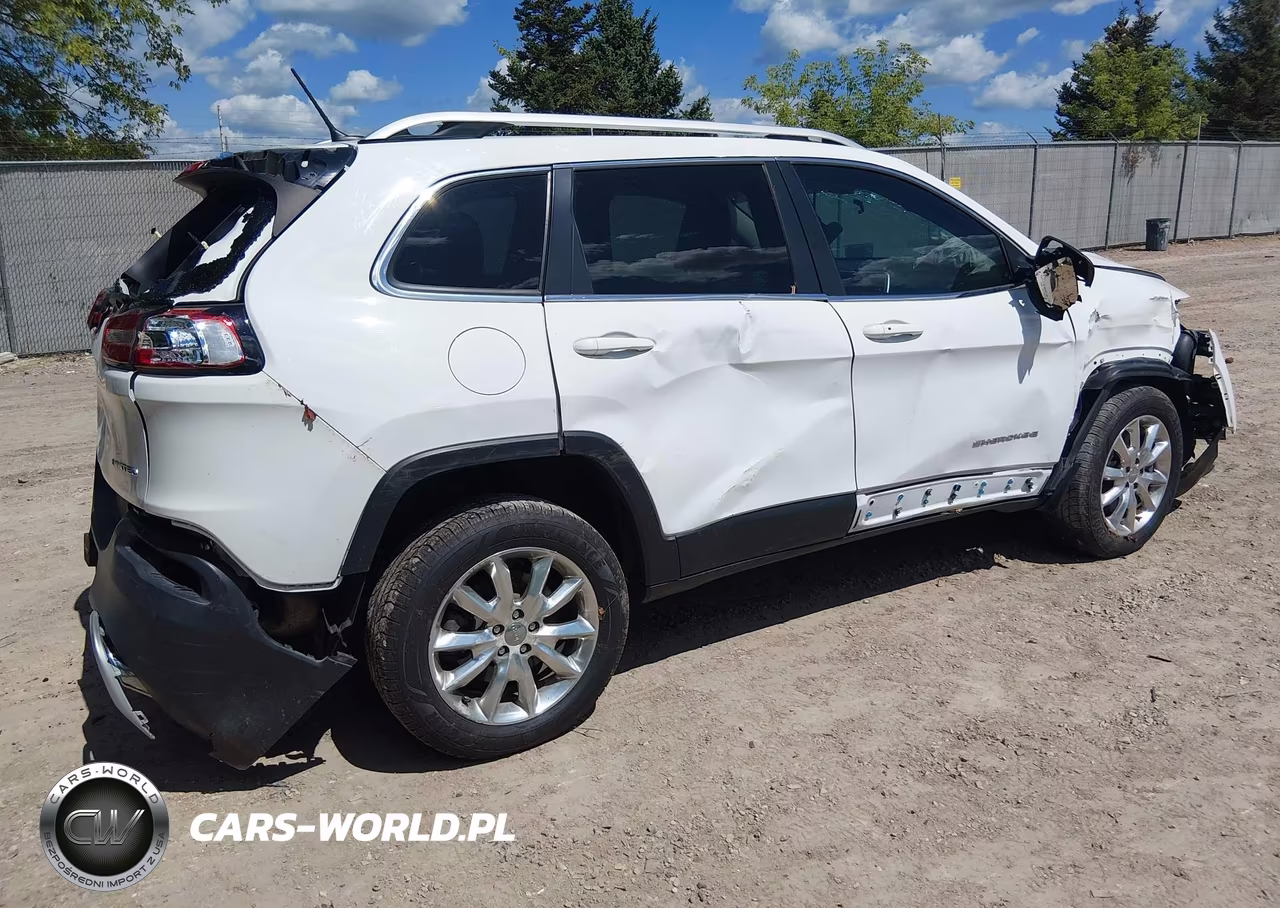2015 Jeep Cherokee Limited VIN:1C4PJMDS0FW575798 - 4