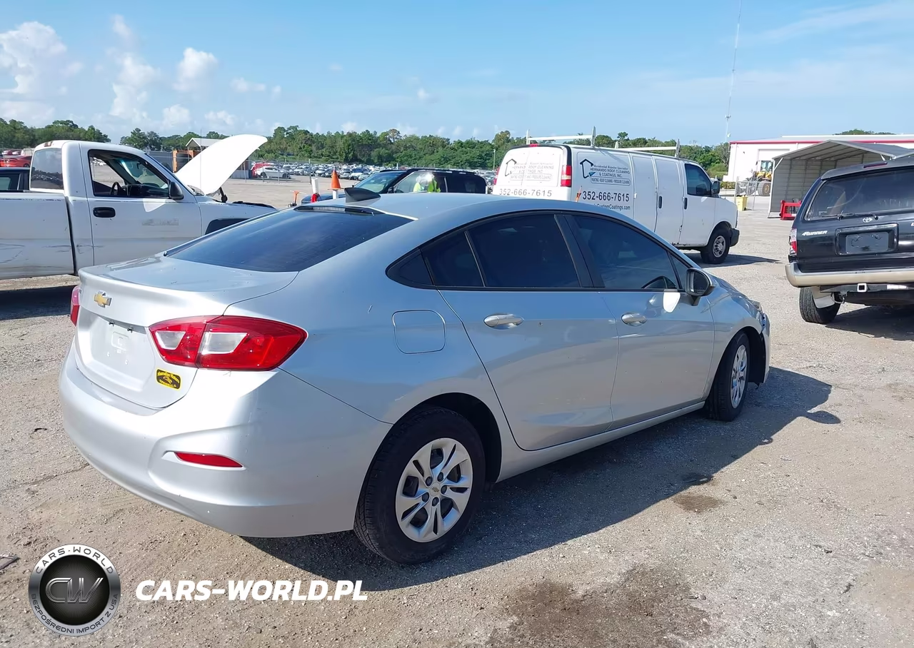 2019 Chevrolet Cruze Diesel VIN:1G1BJ5SM0K7105420 - 4