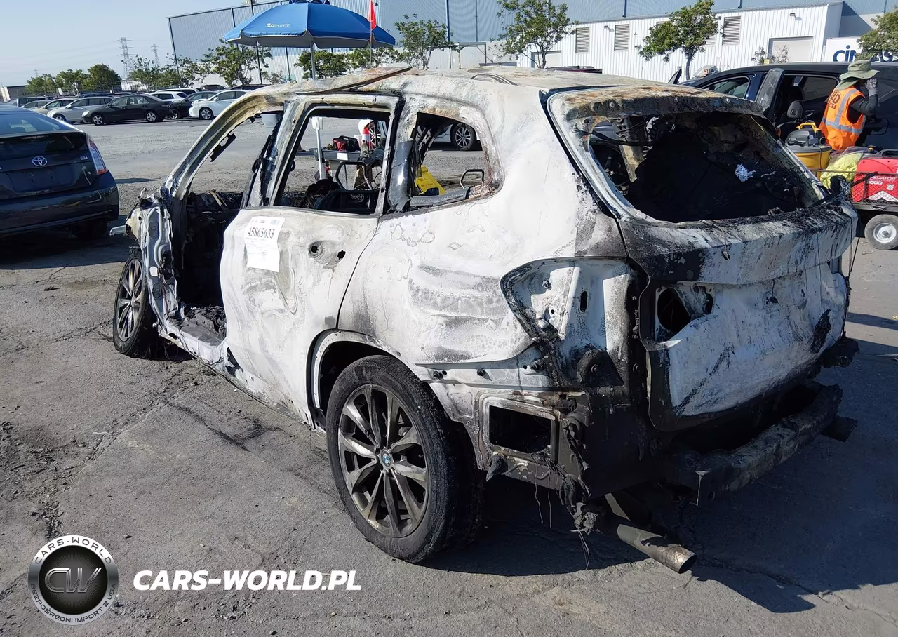 2018 BMW X3 xDrive30I VIN:5UXTR9C59JLC73504 - 3