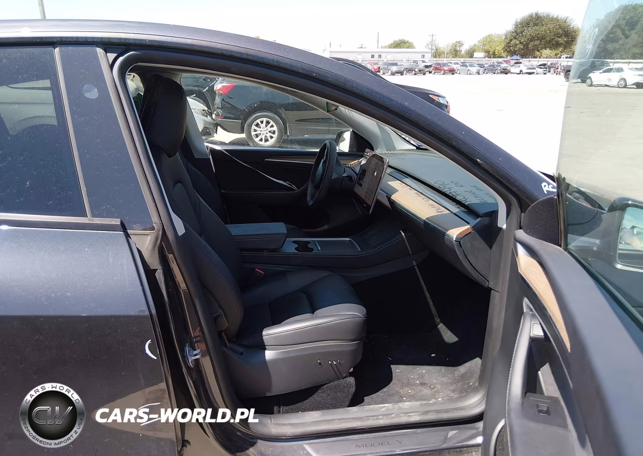 2025 Tesla Model Y Long Range Dual Motor All-Wheel Drive VIN:7SAYGAEE2SF295750 - 5