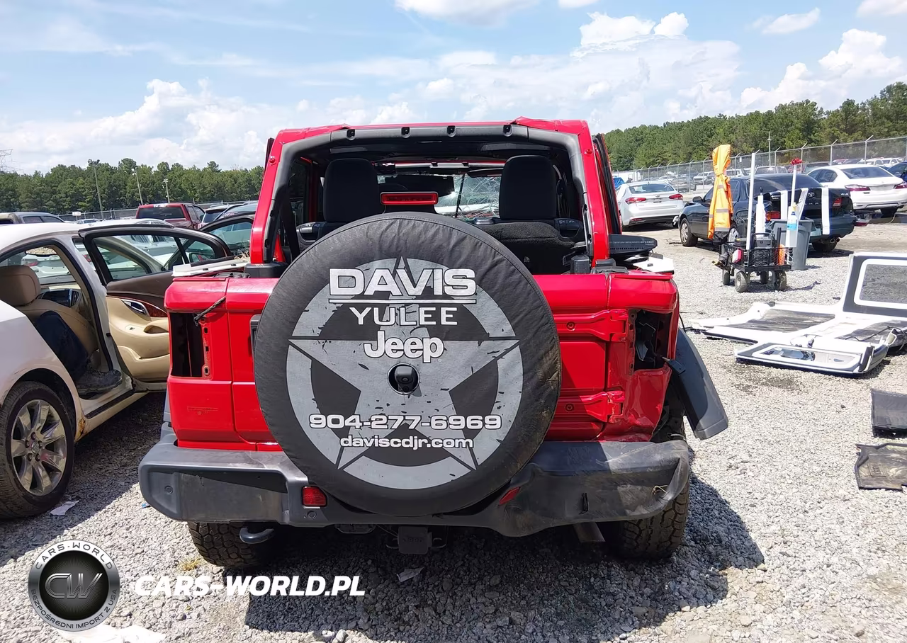 2020 Jeep Wrangler Unlimited Sport Altitude 4X4 VIN:1C4HJXDG8LW184766 - 17