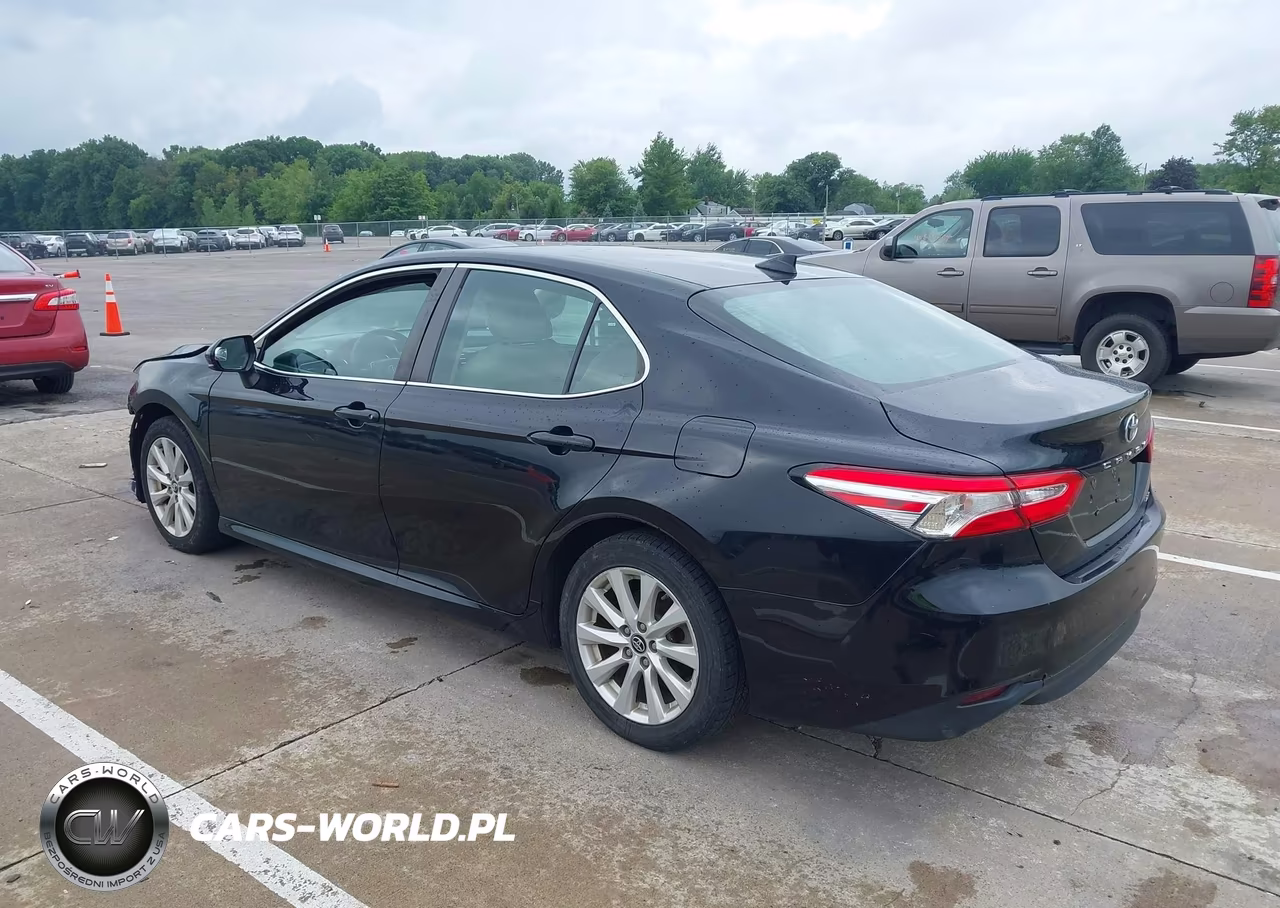 2019 Toyota Camry Le VIN:4T1B11HK0KU691507 - 3