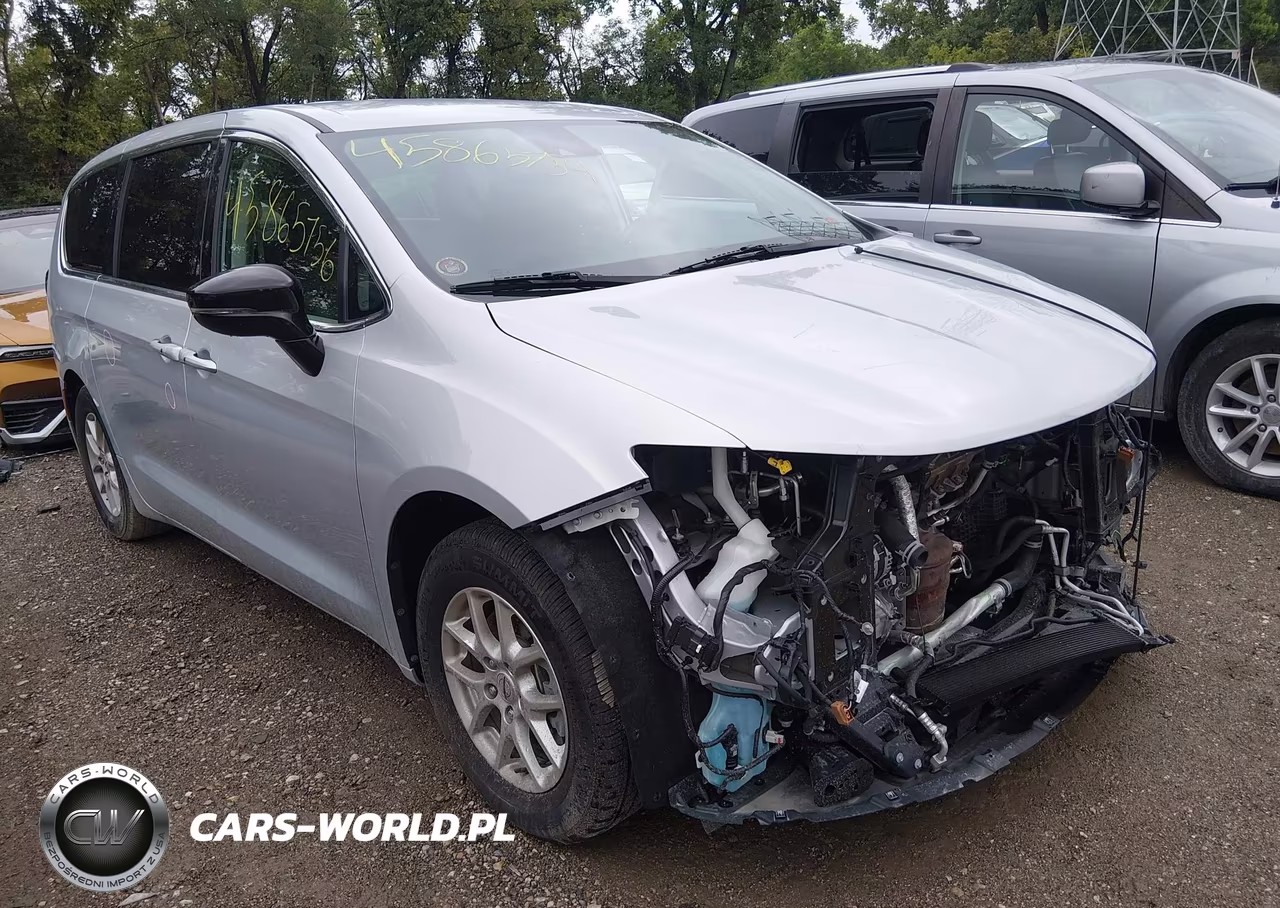 2024 Chrysler Pacifica Touring L