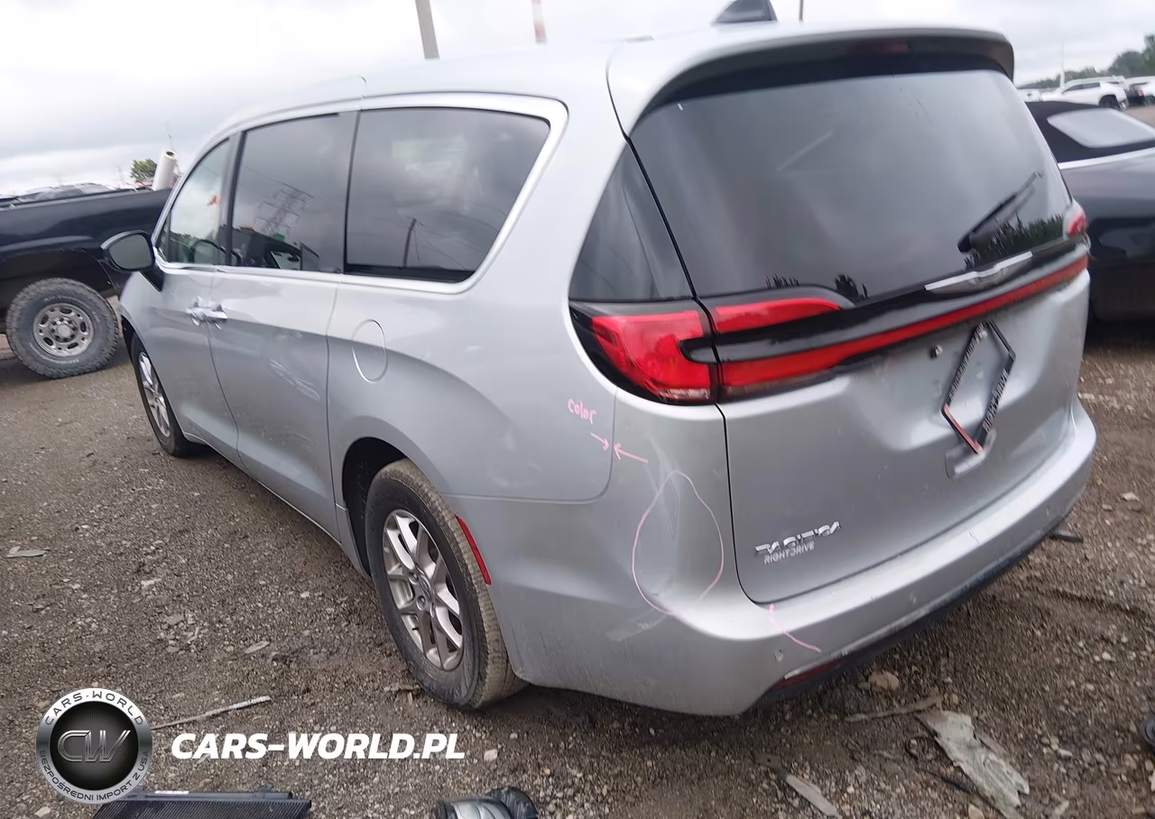 2024 Chrysler Pacifica Touring L VIN:2C4RC1BG2RR125406 - 3