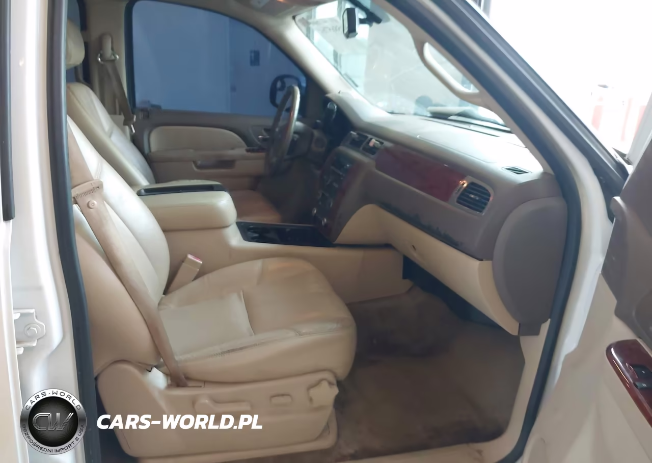 2011 Chevrolet Tahoe Lt VIN:1GNSCBE0XBR395119 - 5