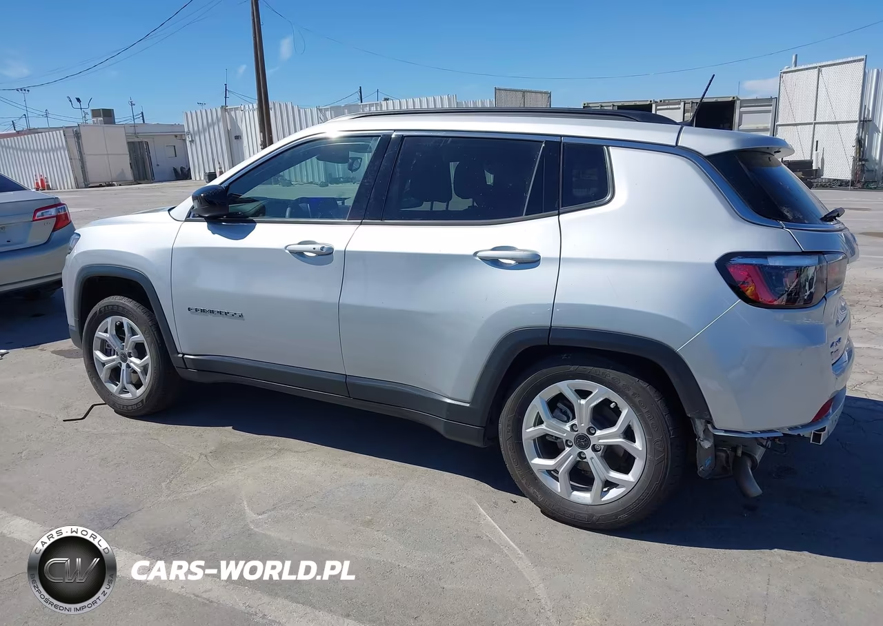 2025 Jeep Compass Latitude VIN:3C4NJDBN5ST568902 - 15
