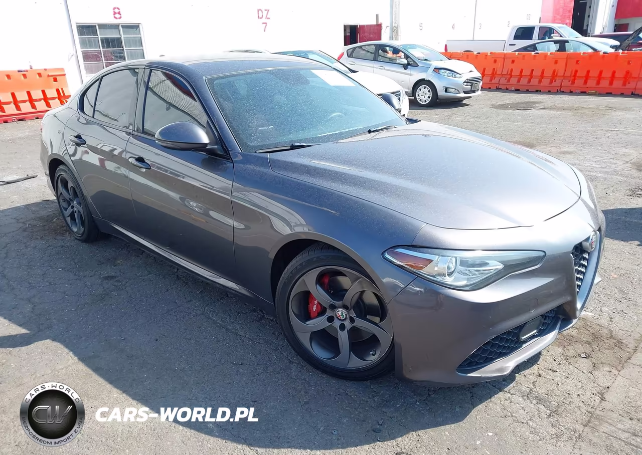 2018 Alfa Romeo Giulia Rwd – zdjęcie 1 z 16