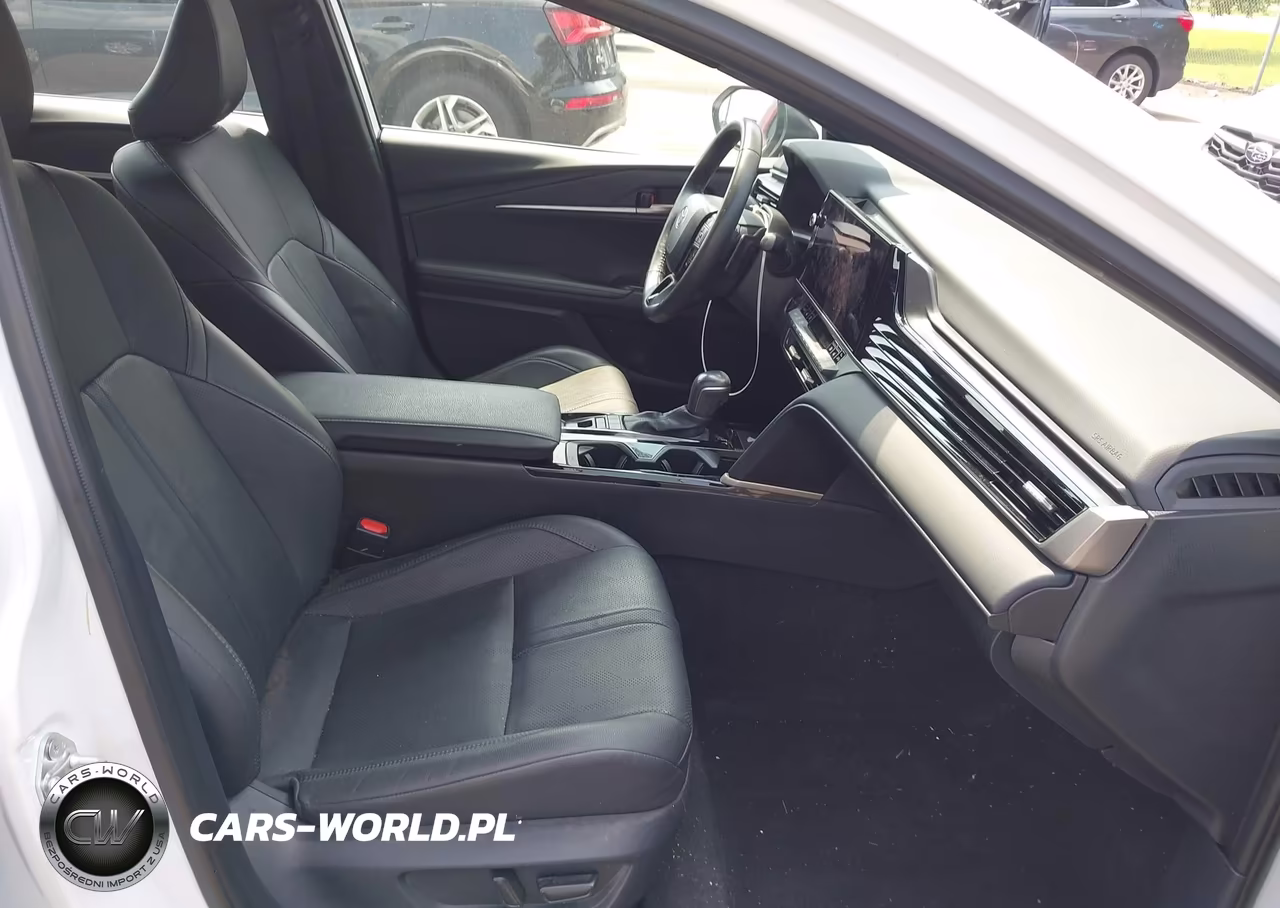 2025 Toyota Camry Xse VIN:4T1DBADK3SU524439 - 5