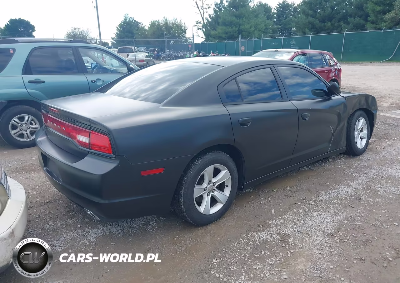 2011 Dodge Charger VIN:2B3CL3CG6BH525692 - 4