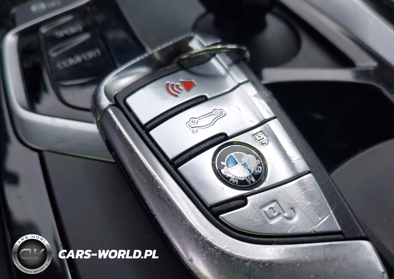 2019 BMW 5 Series 530I xDrive VIN:WBAJA7C50KWW09877 - 11