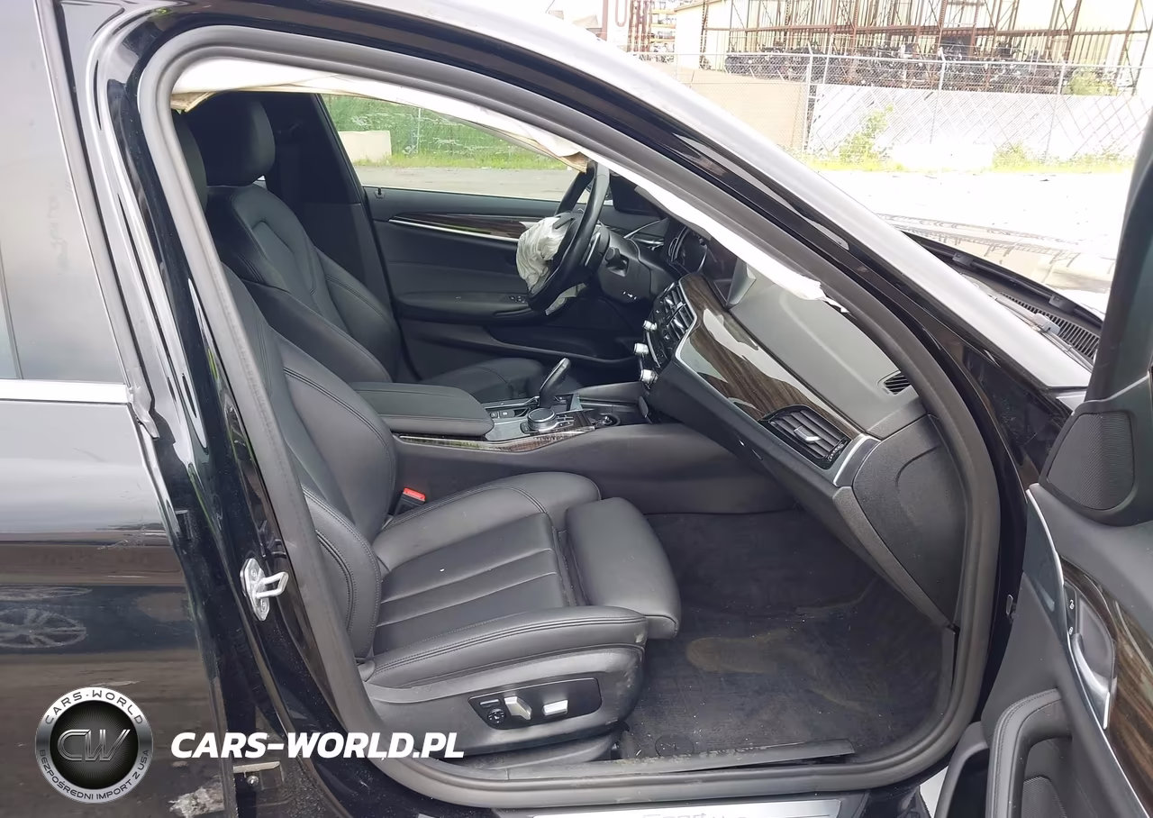 2019 BMW 5 Series 530I xDrive VIN:WBAJA7C50KWW09877 - 5