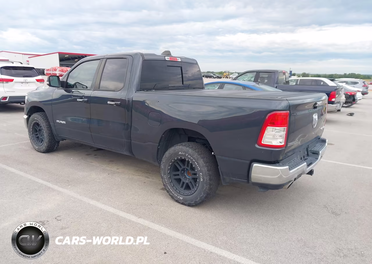 2020 Ram 1500 Big Horn 4X4 6'4 Box VIN:1C6SRFBT1LN198451 - 3