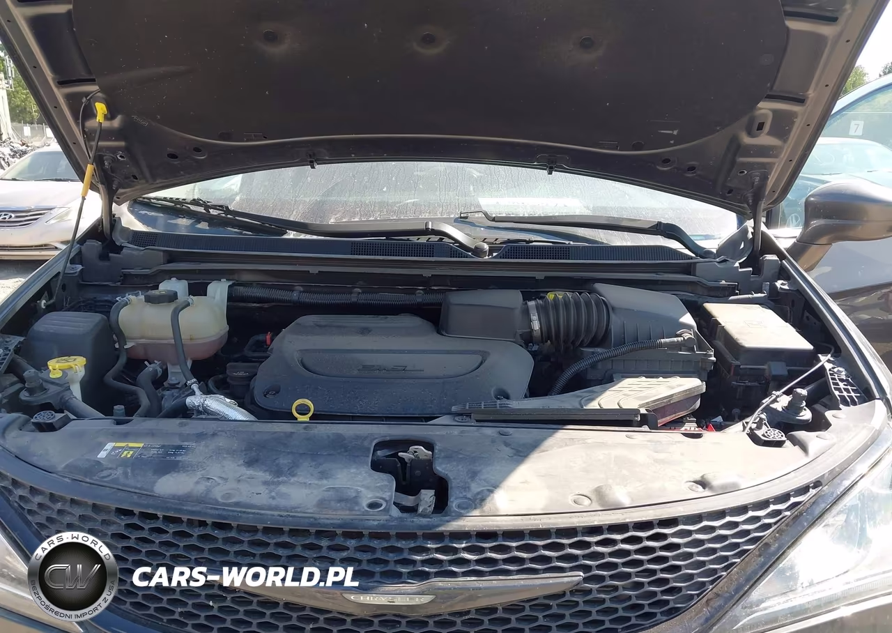 2020 Chrysler Pacifica Touring L VIN:2C4RC1BG6LR112715 - 10