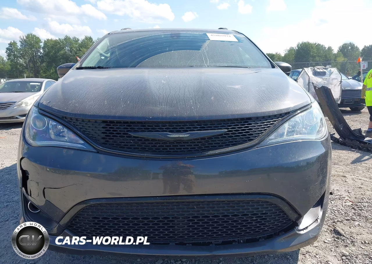 2020 Chrysler Pacifica Touring L VIN:2C4RC1BG6LR112715 - 13