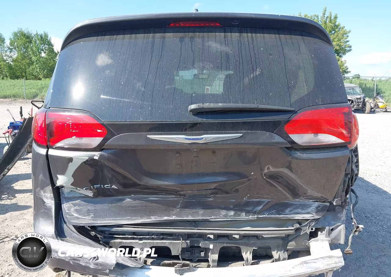 2020 Chrysler Pacifica Touring L VIN:2C4RC1BG6LR112715 - 17