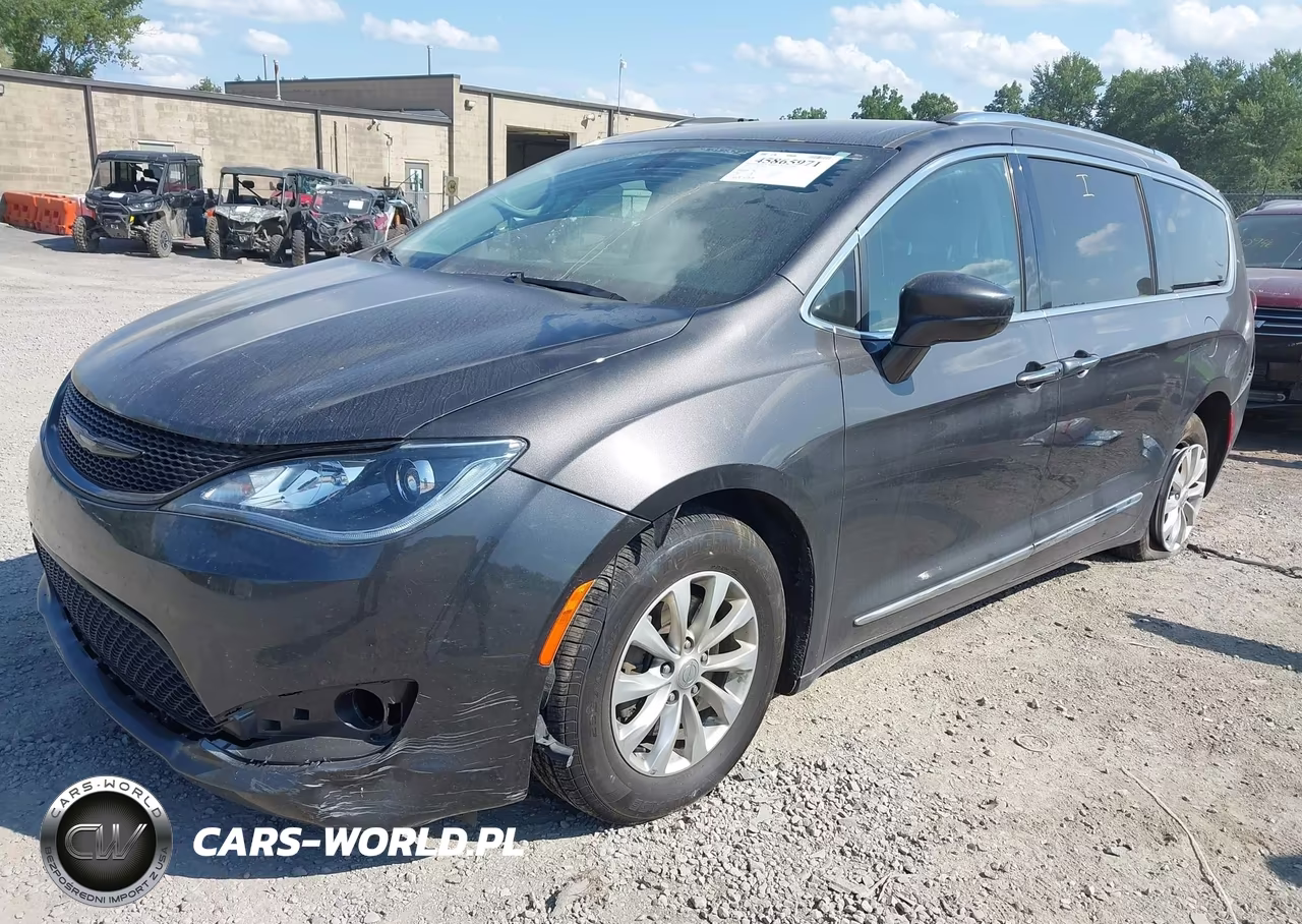 2020 Chrysler Pacifica Touring L VIN:2C4RC1BG6LR112715 - 2