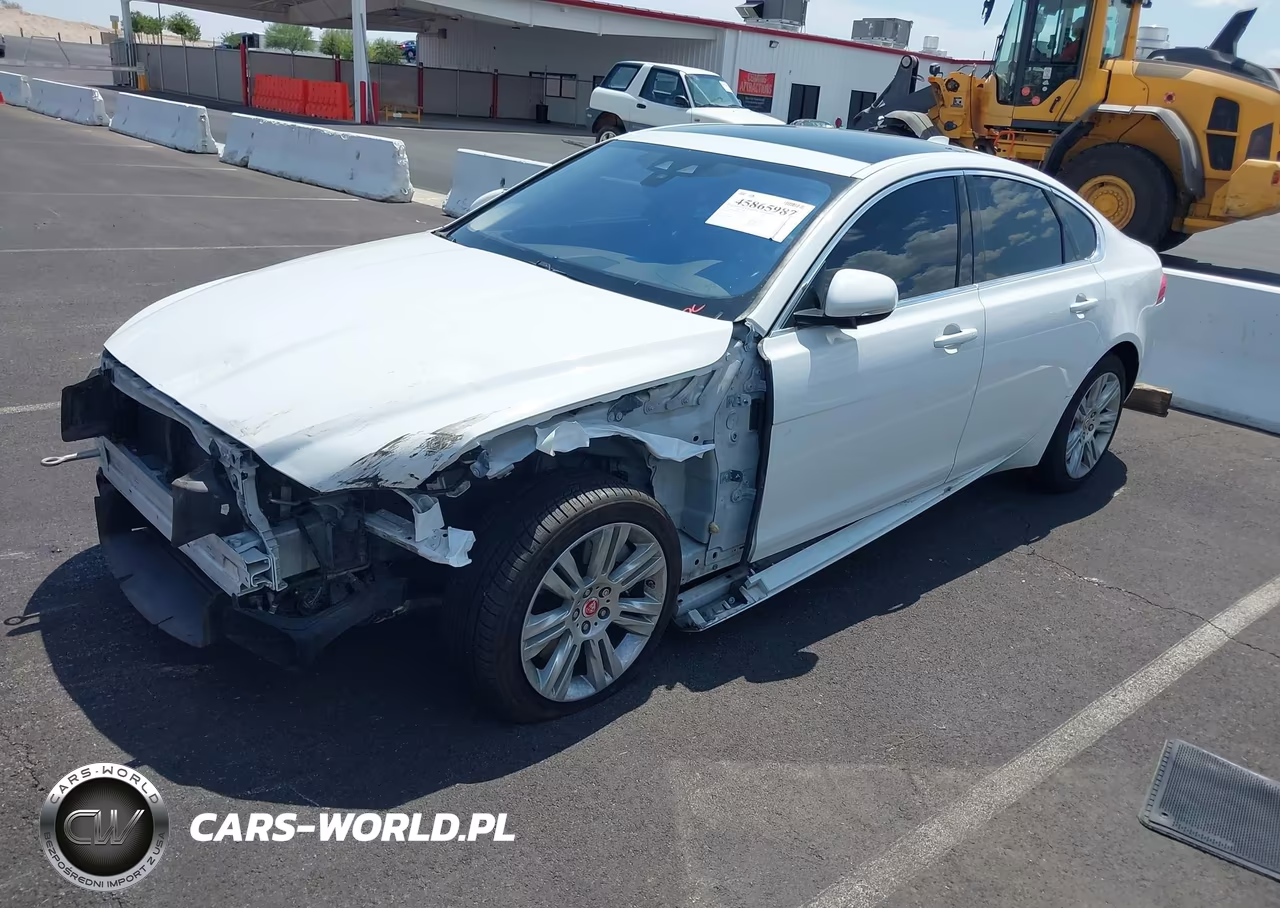 2017 Jaguar Xf 35T Premium VIN:SAJBD4BVXHCY44572 - 2
