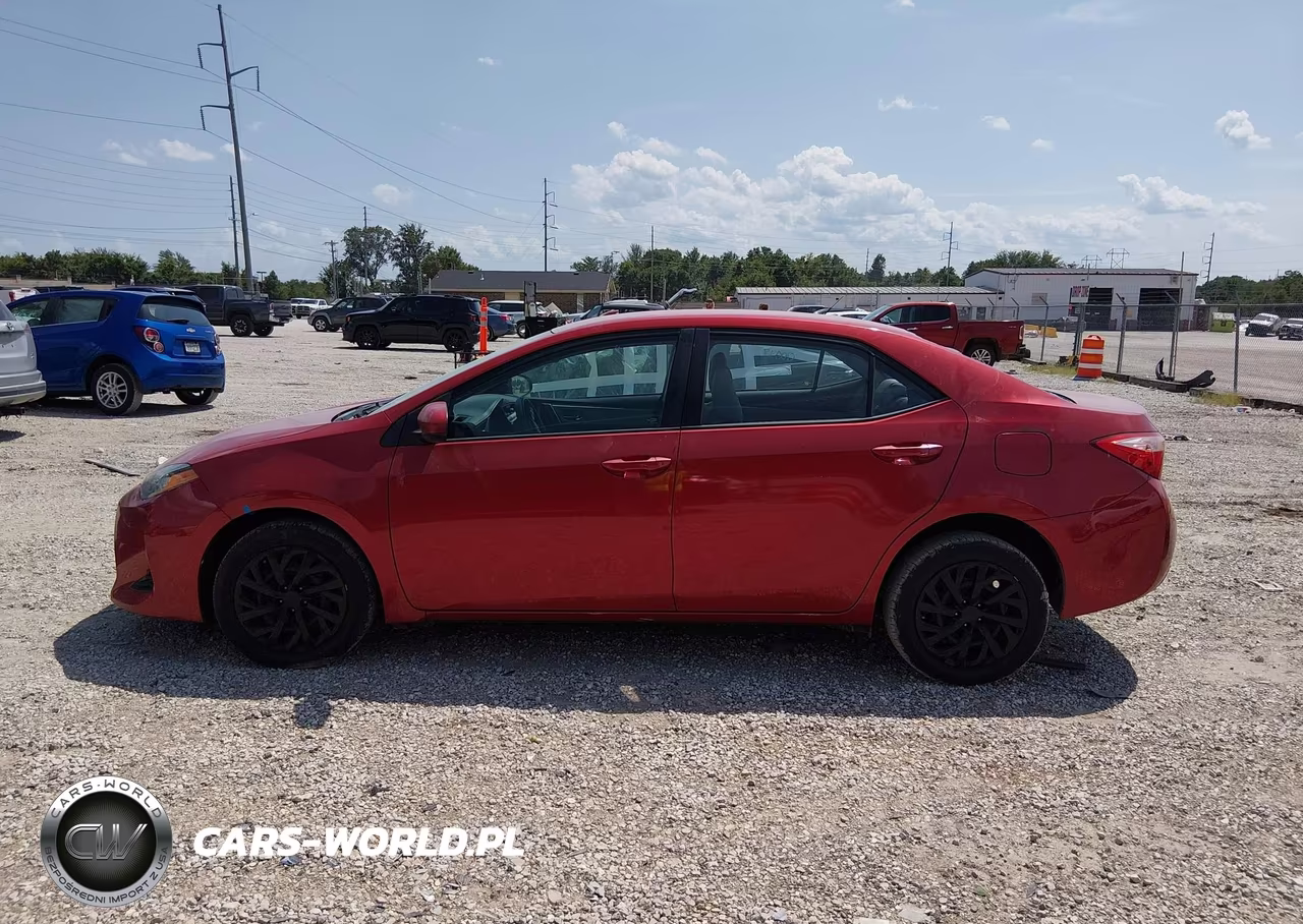 2017 Toyota Corolla Le VIN:5YFBURHE0HP571927 - 14