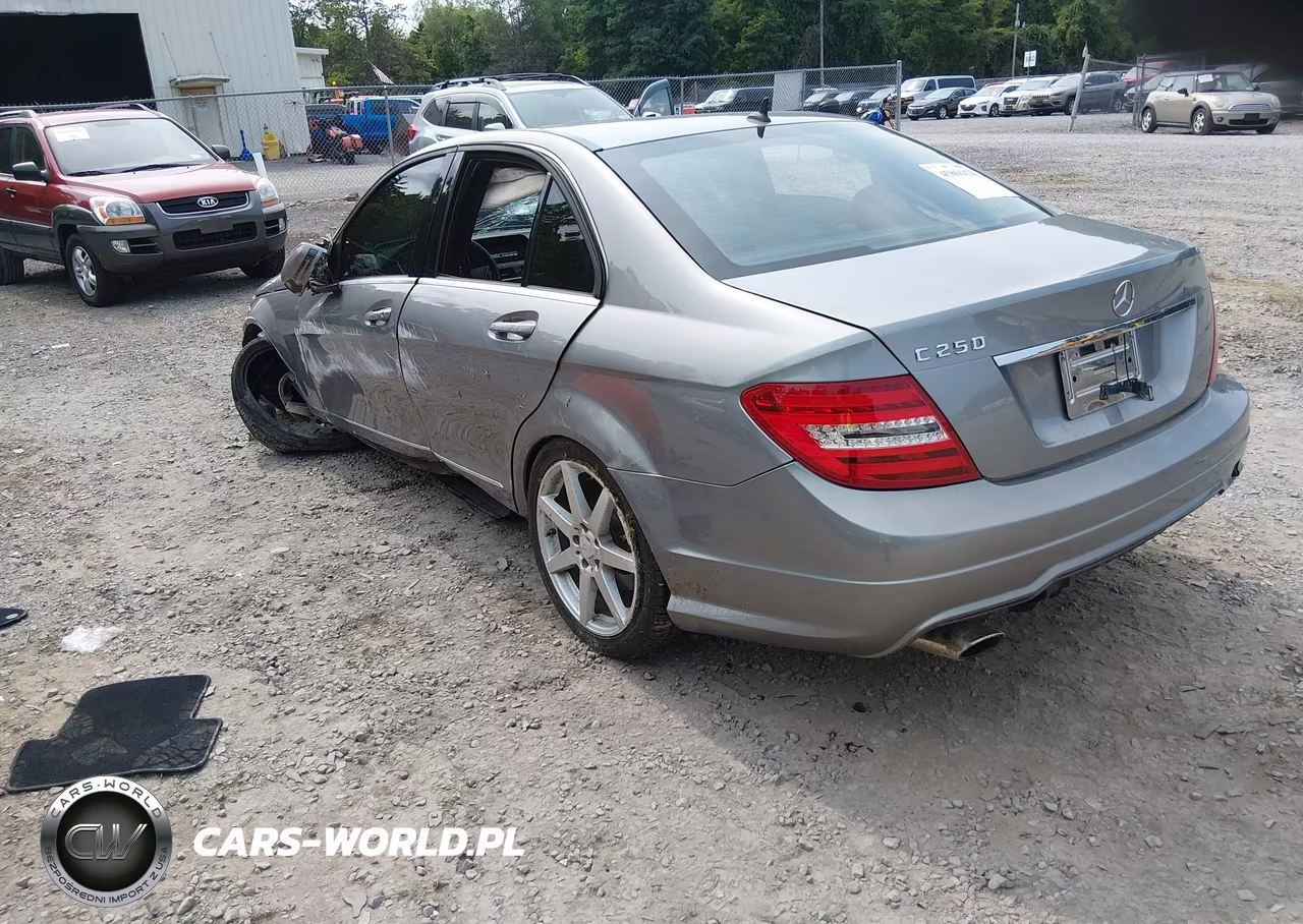 2014 Mercedes-Benz C 250 Sport VIN:WDDGF4HB9EA962105 - 3