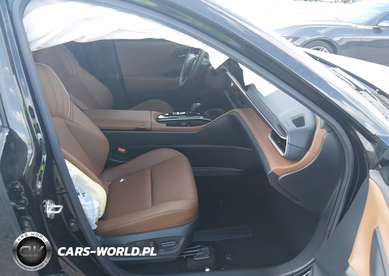 2025 Toyota Crown Signia Limited VIN:JTDACAAJ4S3025977 - 5