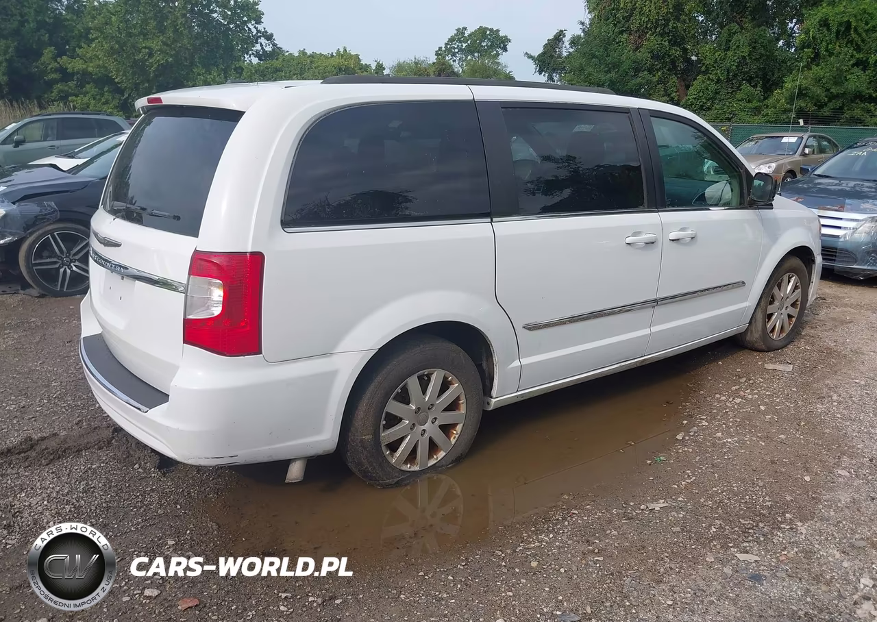 2015 Chrysler Town & Country Touring VIN:2C4RC1BG6FR582425 - 4