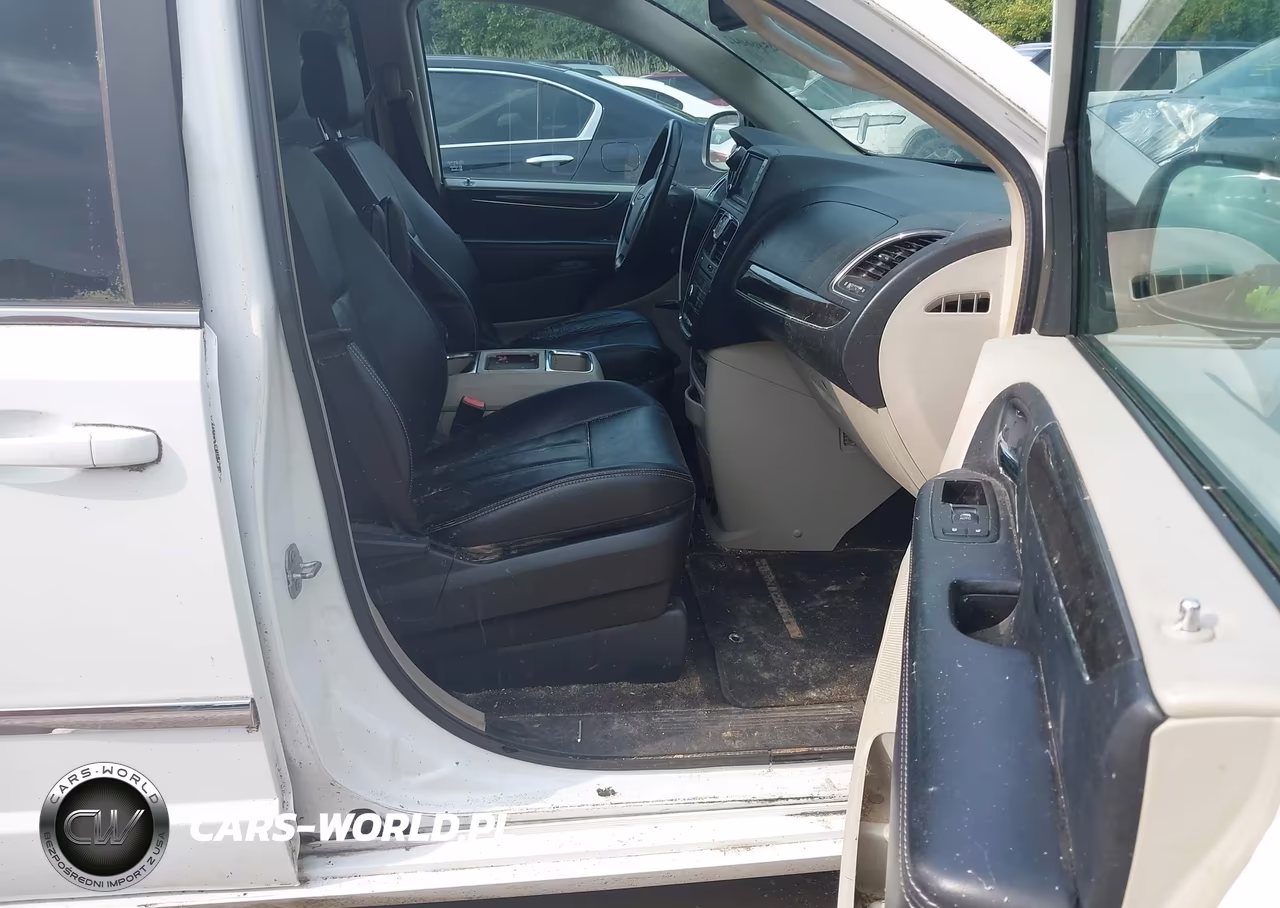 2015 Chrysler Town & Country Touring VIN:2C4RC1BG6FR582425 - 5
