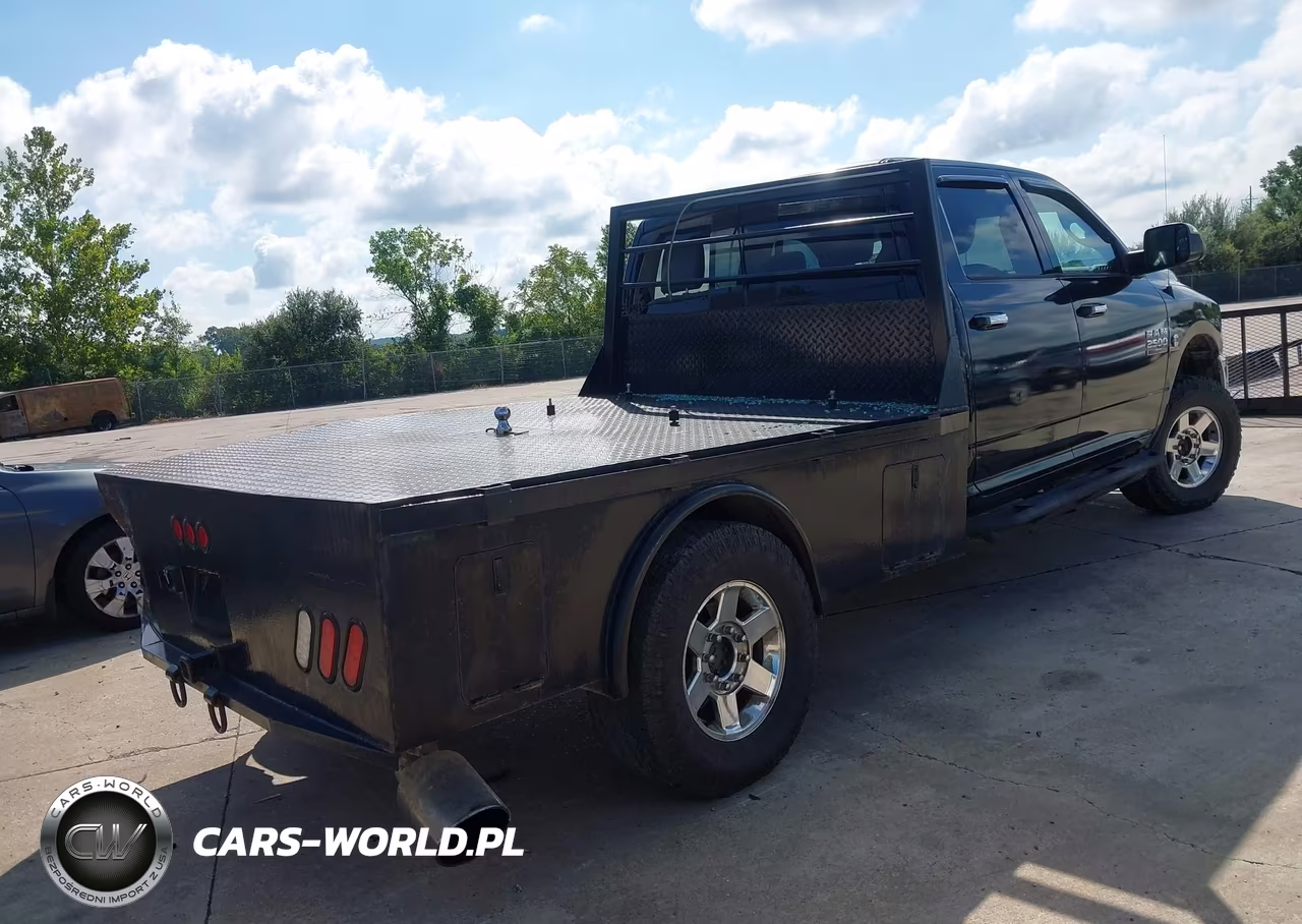 2015 Ram 2500 Slt VIN:3C6UR5JL8FG588822 - 4