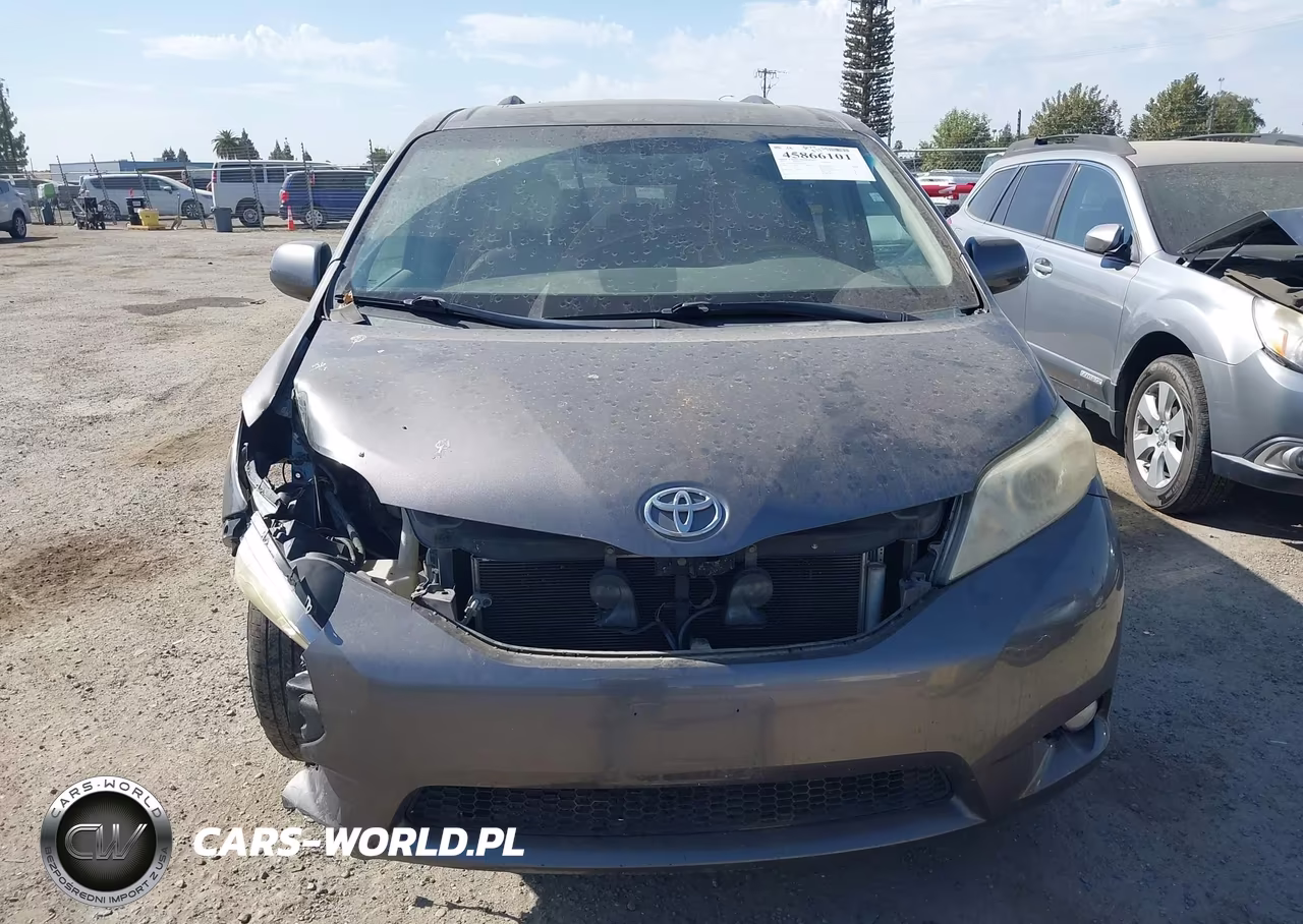 2011 Toyota Sienna Xle V6 VIN:5TDYK3DC9BS072849 - 12