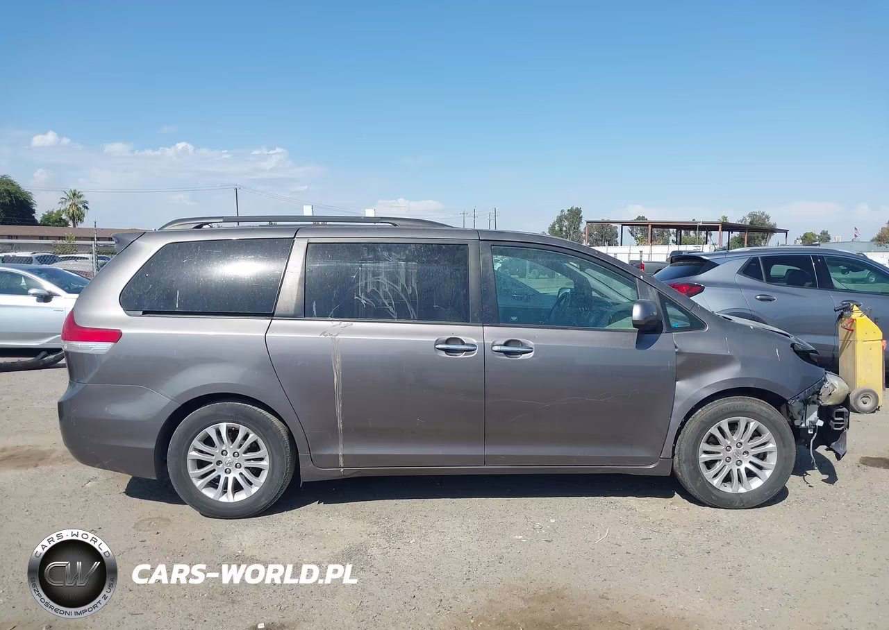 2011 Toyota Sienna Xle V6 VIN:5TDYK3DC9BS072849 - 13